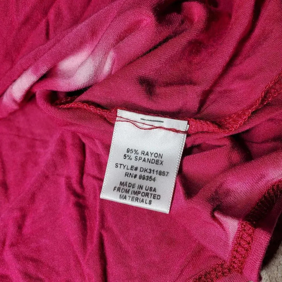 NWT Ultra Flirt Women's Pink and White Tie Dye V-Neck Top Size Medium - Picture 7 of 14